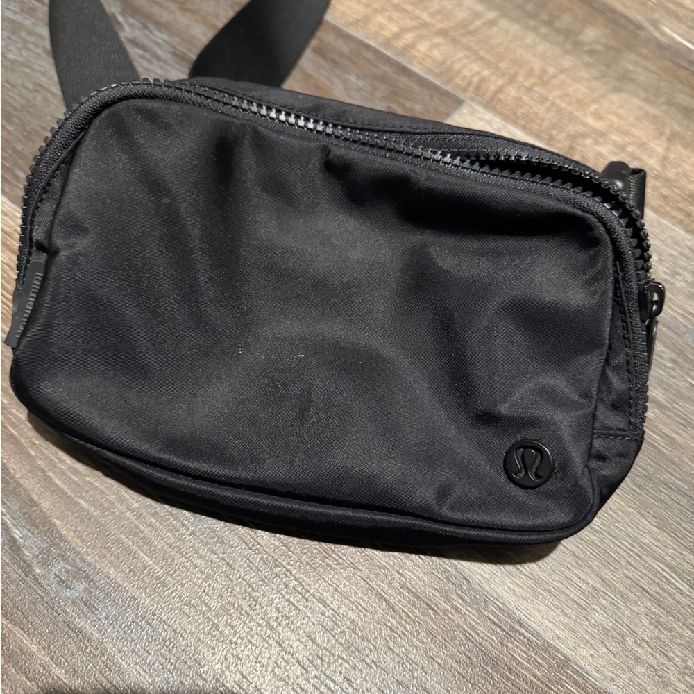 lululemon athletica Black Belt Bag Compact Design